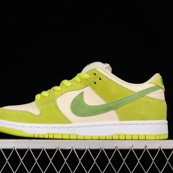 Nike SB Dunk Low "Green Apple" - Picture 1 of 7